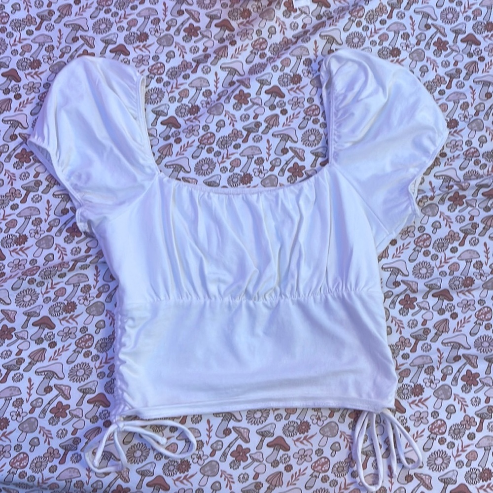 Hollister ruched shirt with slight puff sleeves